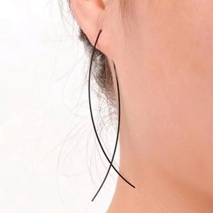🆕 Black Fish Shaped Hoop Fashion Earrings